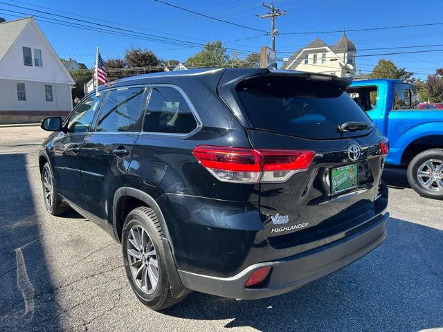 Used 2018 Toyota Highlander XLE AWD/4WD image 14