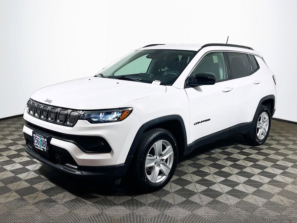 Used 2022 Jeep Compass Latitude image 4