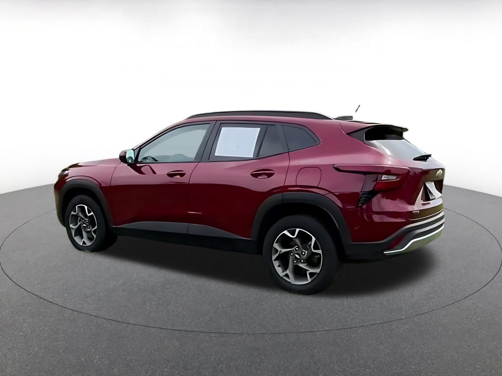 Used 2025 Chevrolet Trax LT FWD image 15