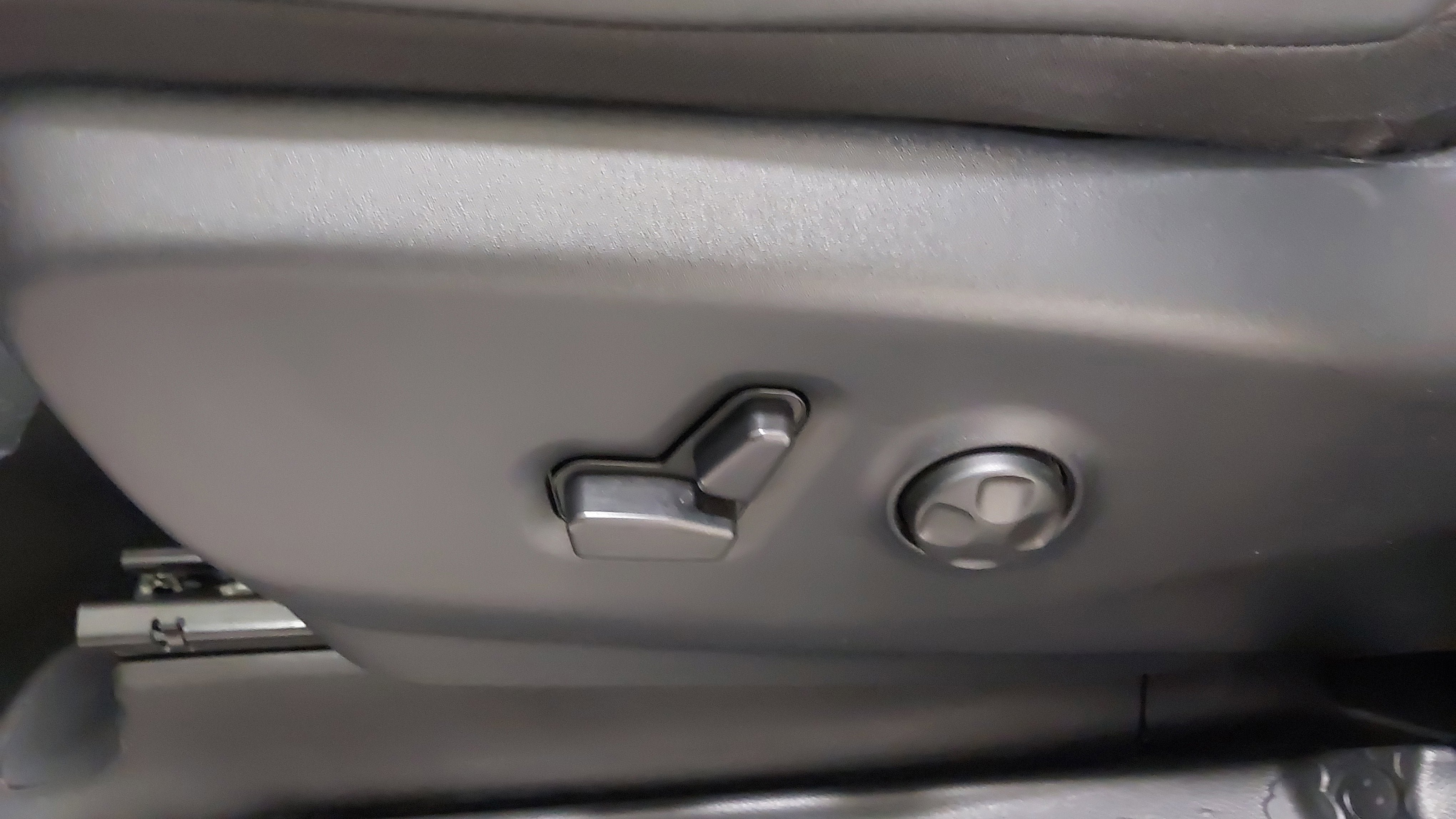 Used 2025 Chrysler Pacifica Select FWD image 37