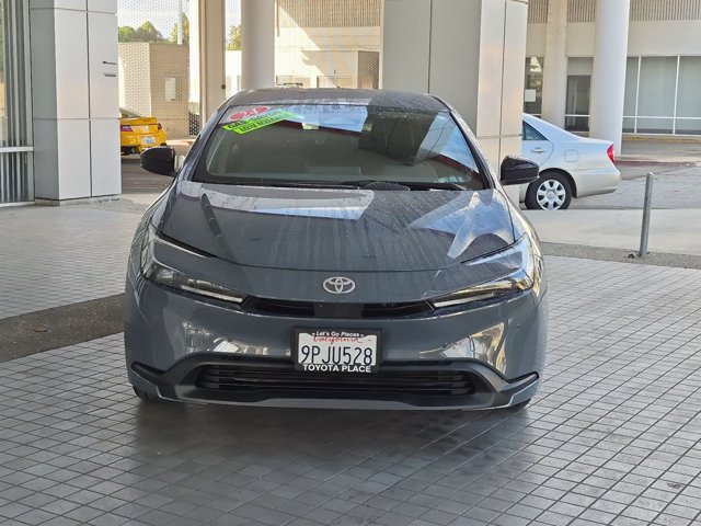 Used 2024 Toyota Prius LE FWD image 2