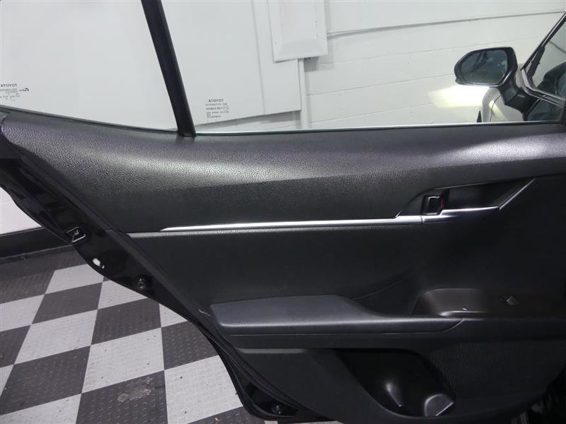 Used 2021 Toyota Camry SE w/ Cold Weather Package image 25