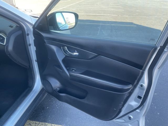 Used 2014 Nissan Rogue SL w/ SL Premium Package image 45