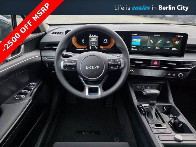 New 2025 Kia K5 LXS image 18
