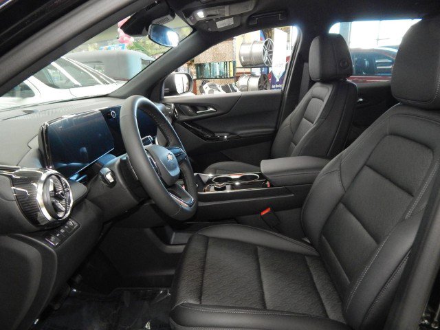 Used 2026 Chevrolet Equinox LT w/ Convenience Package II image 17