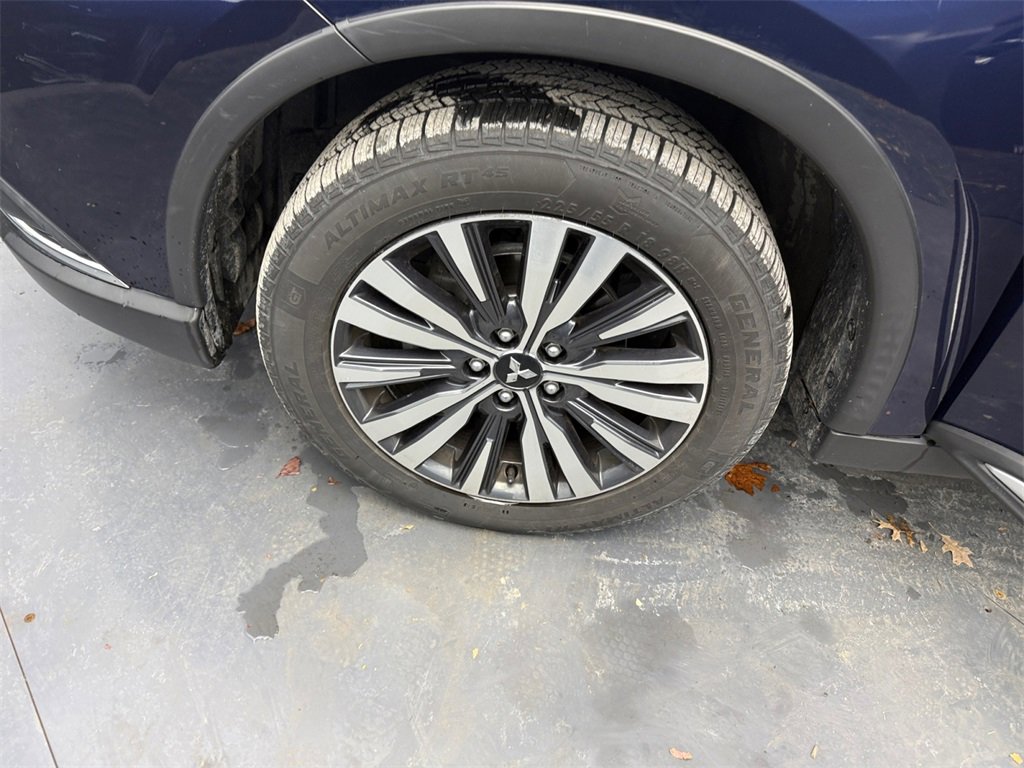 Used 2020 Mitsubishi Outlander SE image 36