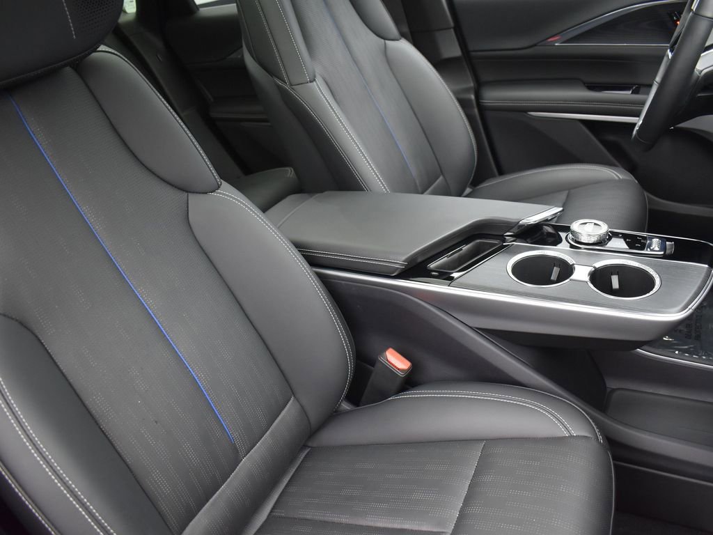 Certified 2024 Cadillac Lyriq Luxury w/ LPO, Floor Liner Package image 34