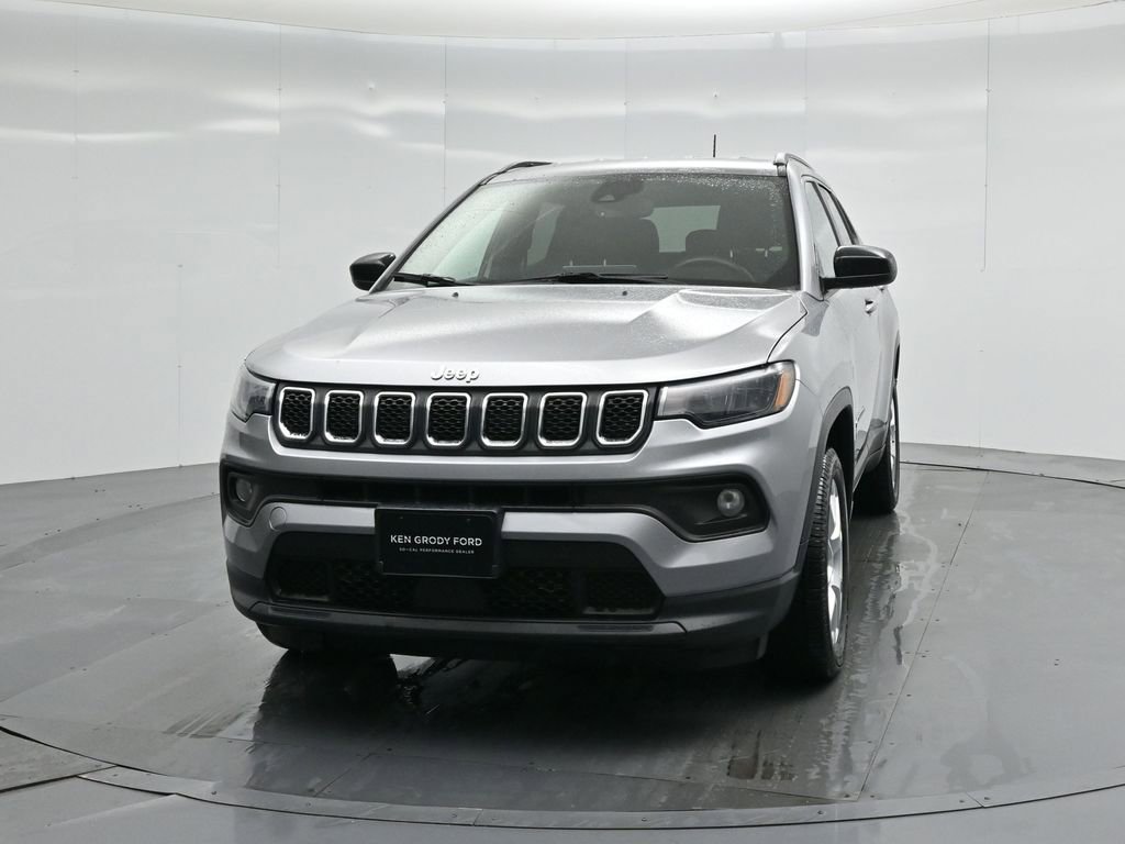 Used 2023 Jeep Compass Latitude image 53