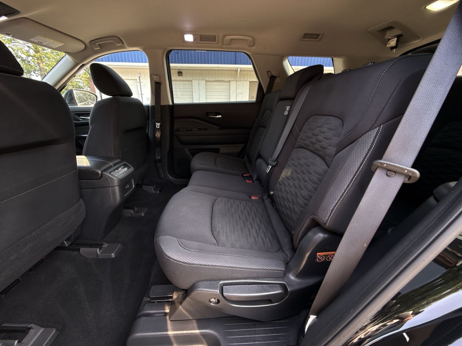 Used 2022 Nissan Pathfinder SV AWD/4WD image 33
