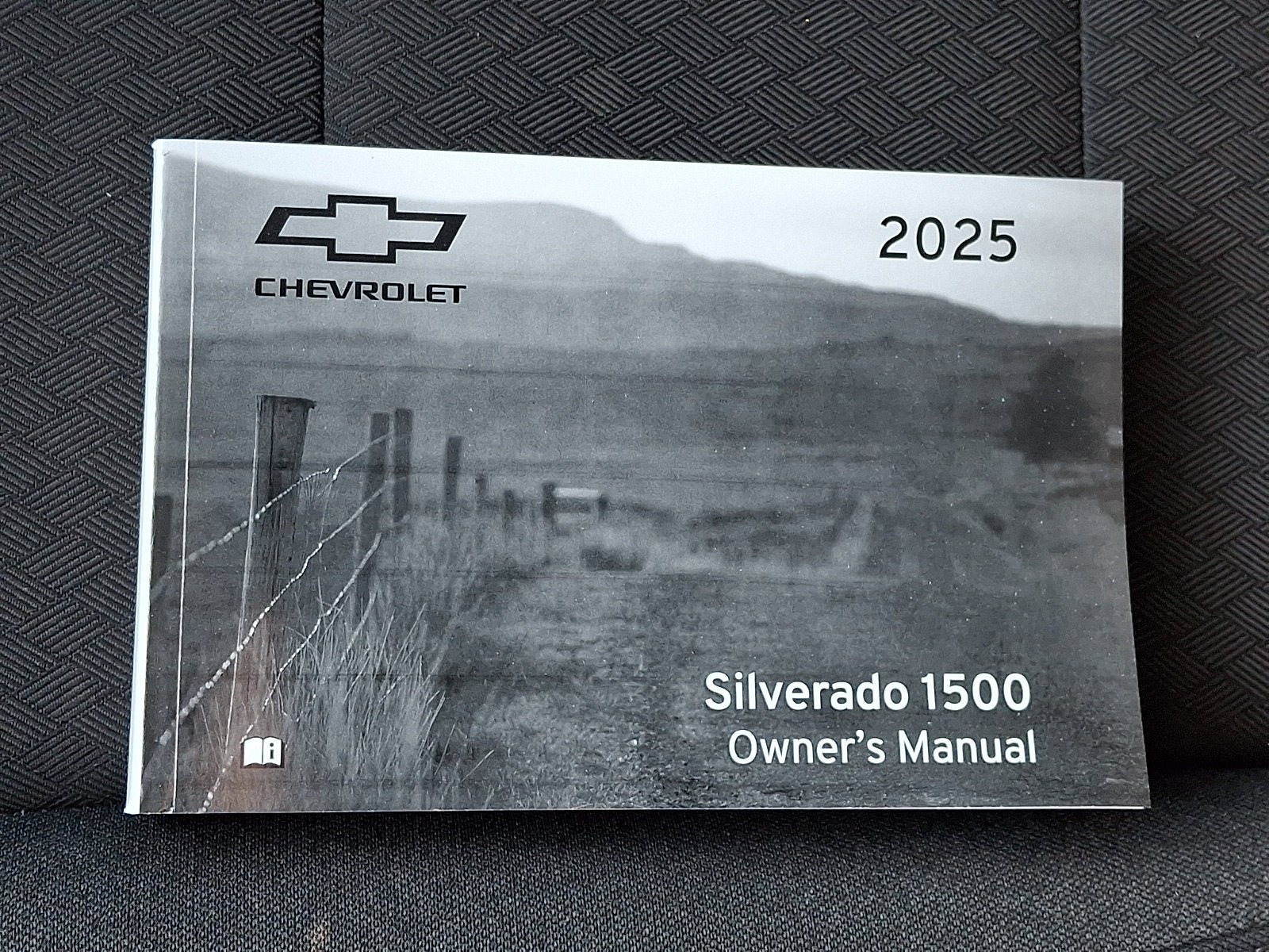 Used 2025 Chevrolet Silverado 1500 Custom Trail Boss AWD/4WD image 25