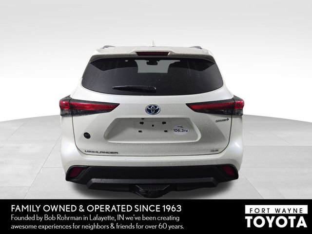 Used 2021 Toyota Highlander XLE AWD/4WD image 8
