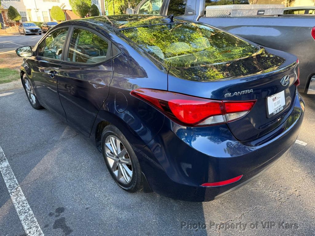 Used 2015 Hyundai Elantra SE w/ Option Group 02 FWD image 7