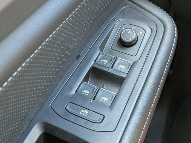 Used 2026 Volkswagen Atlas Cross Sport SE FWD image 27