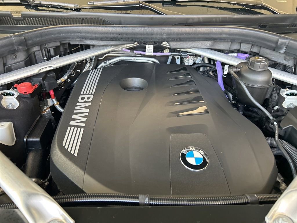 Used 2024 BMW X7 xDrive40i w/ M Sport Package image 13