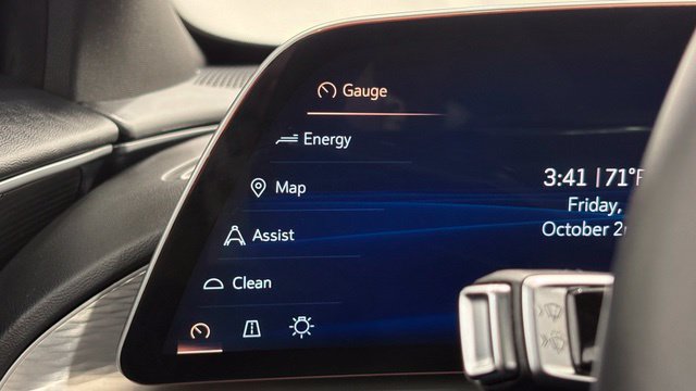 Used 2025 Cadillac Lyriq Luxury AWD/4WD image 33