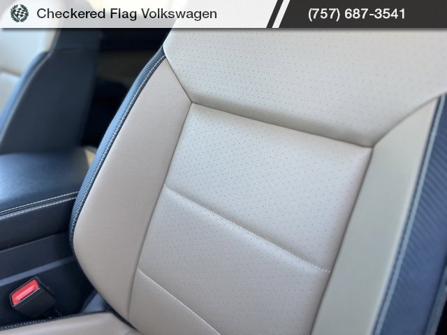 Used 2023 Volkswagen Atlas Cross Sport SEL R-Line image 22