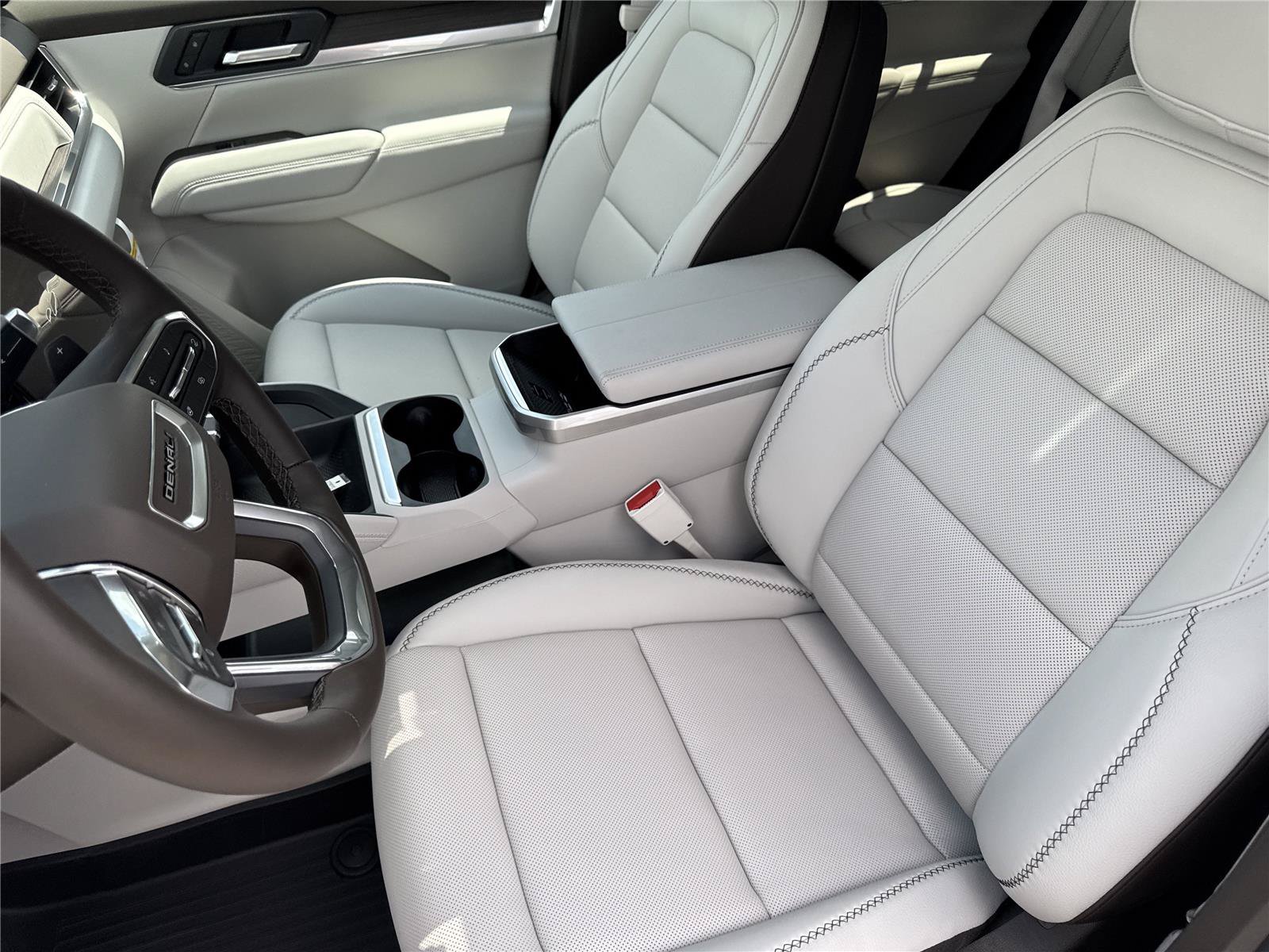New 2026 GMC Terrain Denali w/ LPO, Floor Liner Package AWD/4WD image 11