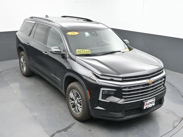 Used 2025 Chevrolet Traverse LT FWD image 15