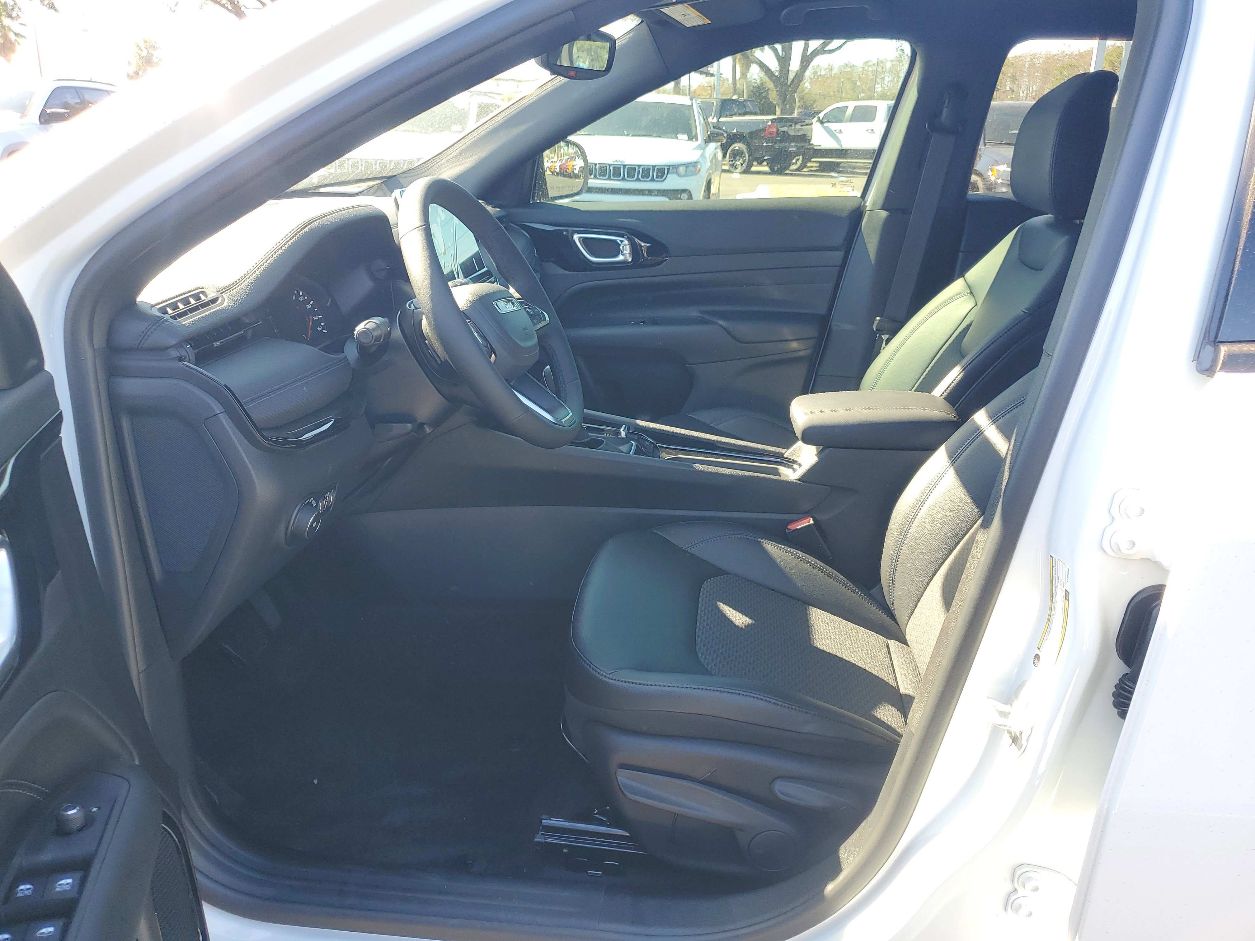 New 2026 Jeep Compass Latitude image 8