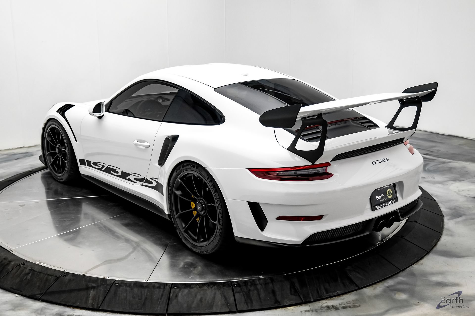 Used 2019 Porsche 911 GT3 RS RWD image 14