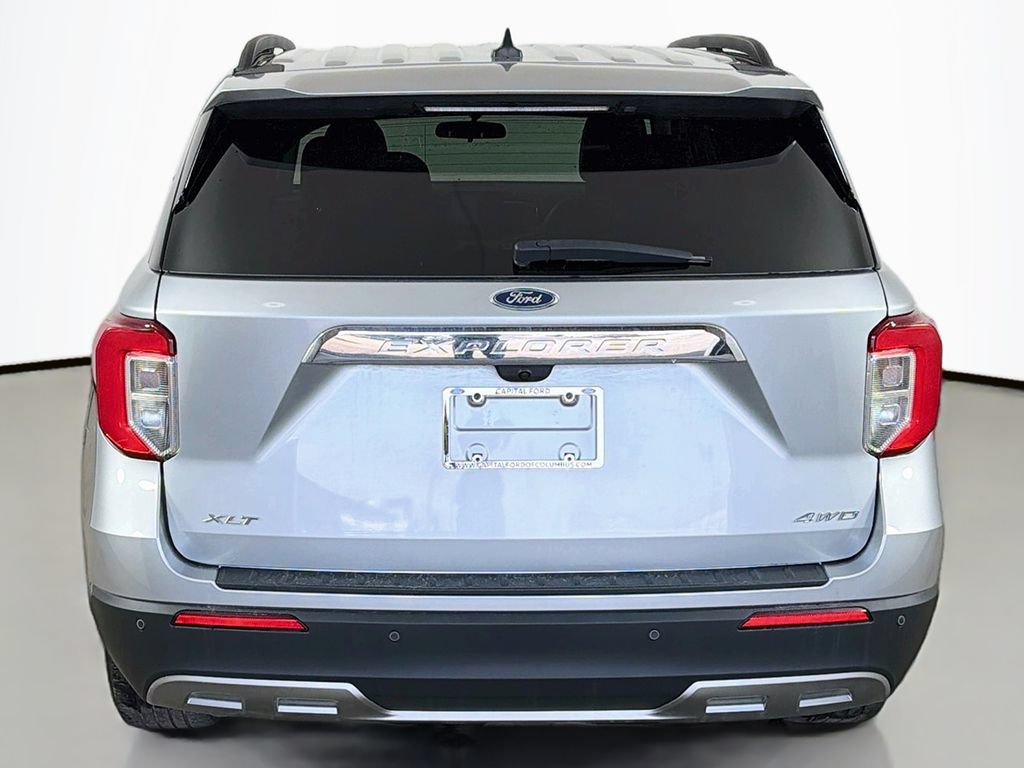 Used 2023 Ford Explorer XLT w/ Equipment Group 202A AWD/4WD image 13