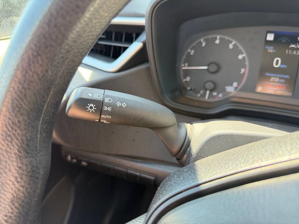 Used 2025 Toyota Corolla LE FWD image 18