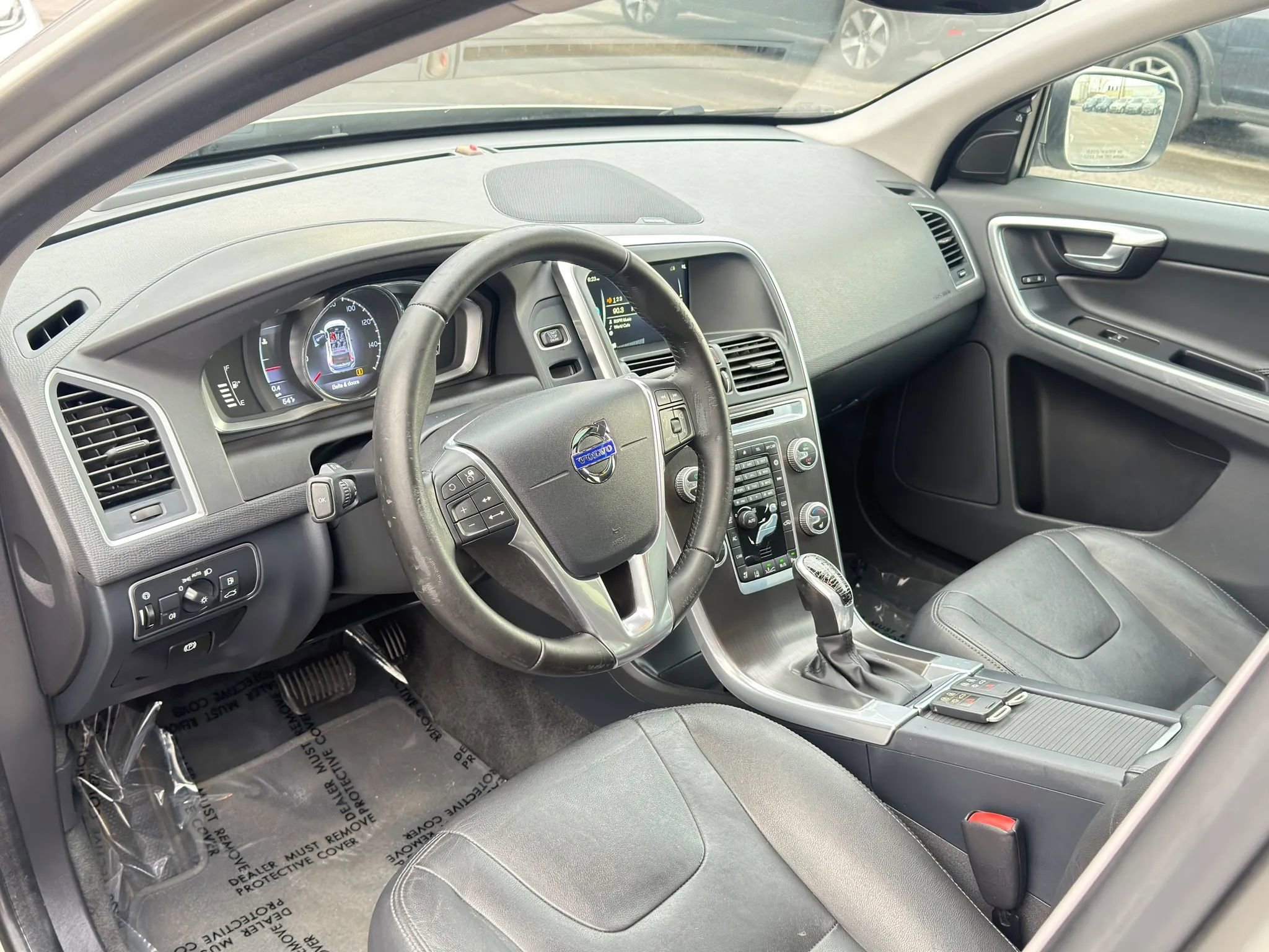Used 2016 Volvo XC60 T6 Platinum AWD/4WD image 12