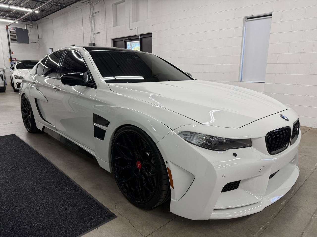 Used 2013 BMW M5 RWD image 3