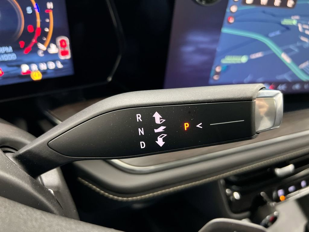 New 2025 Chevrolet Suburban Premier AWD/4WD image 18