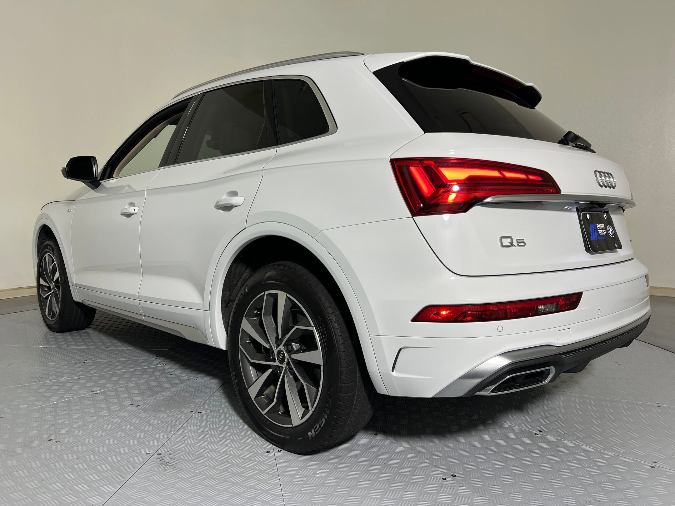 Used 2023 Audi Q5 2.0T Premium Plus image 3