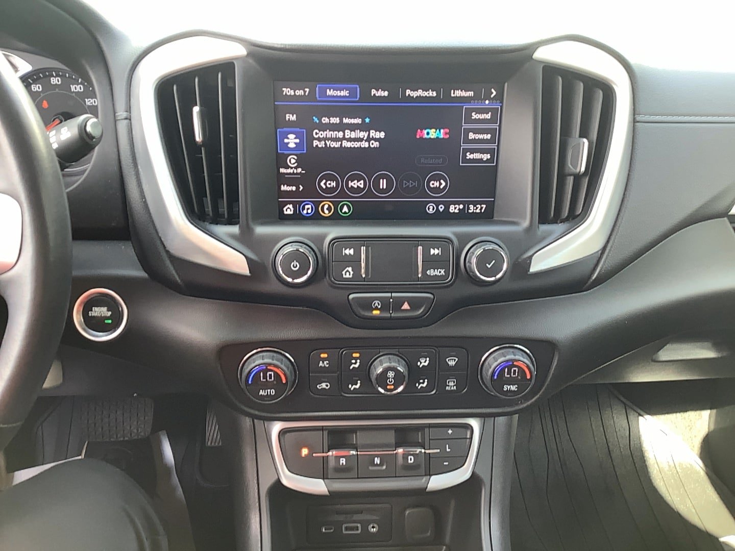 Used 2022 GMC Terrain SLT w/ Infotainment Package II AWD/4WD image 13