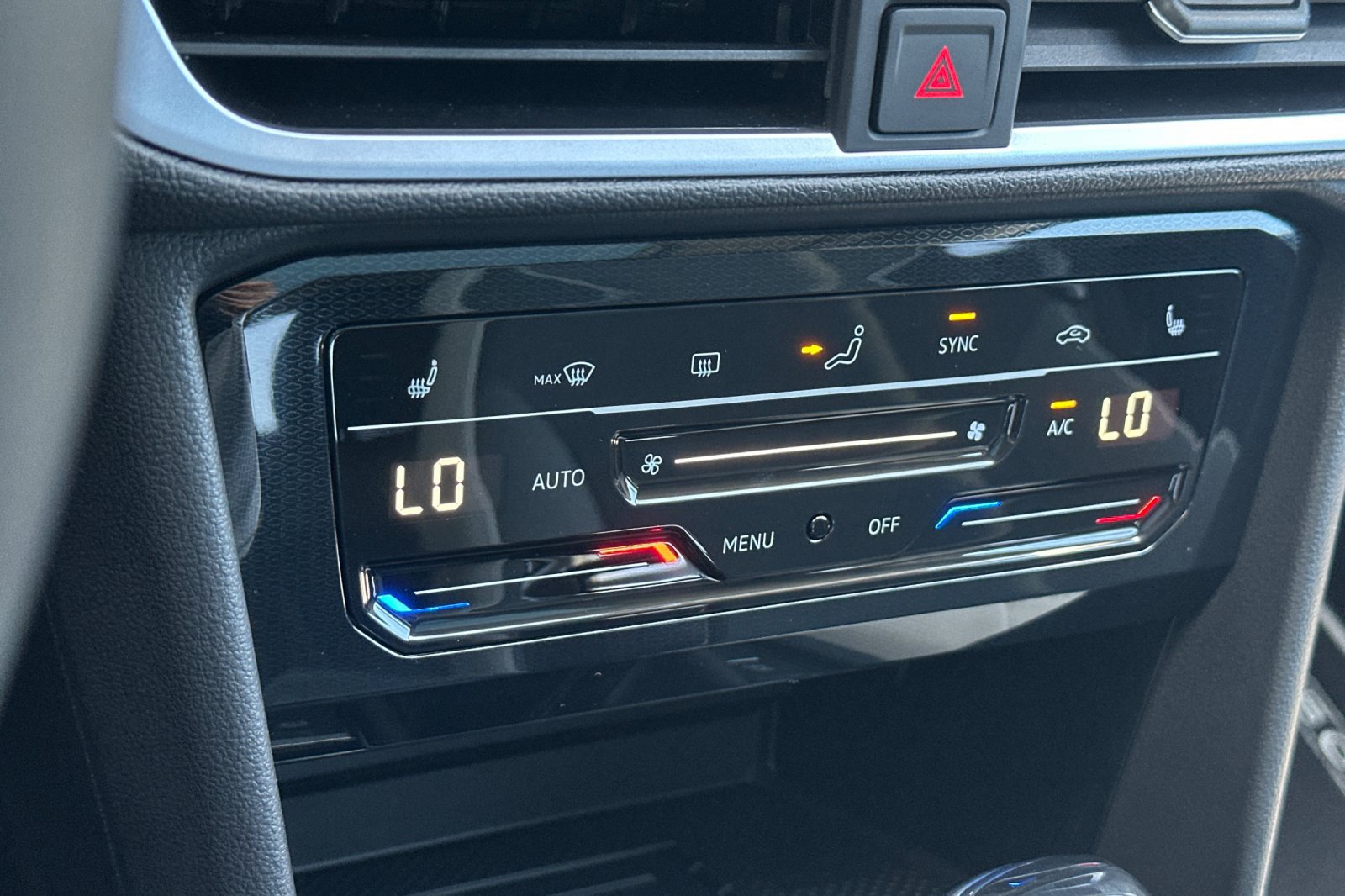 New 2026 Volkswagen Taos SE FWD image 18