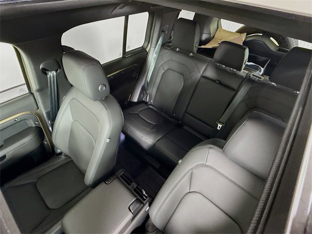 New 2026 Land Rover Defender 110 X-Dynamic SE image 14