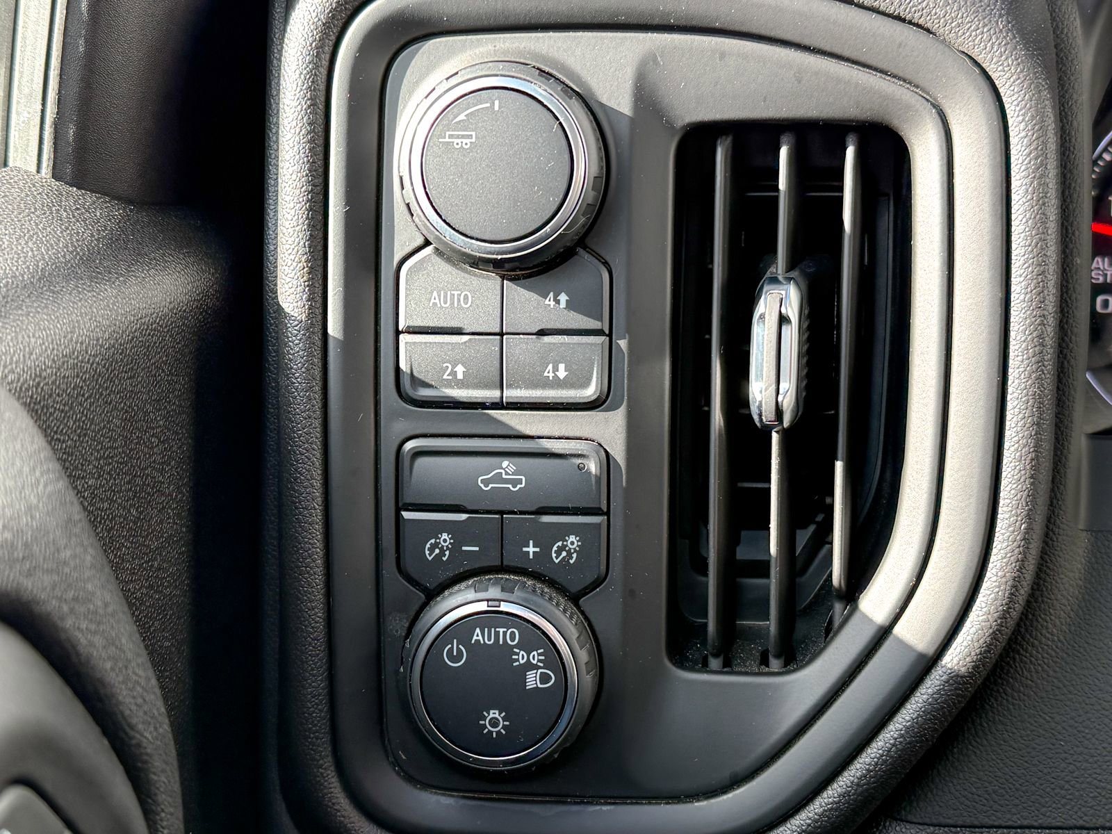 Used 2023 Chevrolet Silverado 1500 Custom Trail Boss image 24