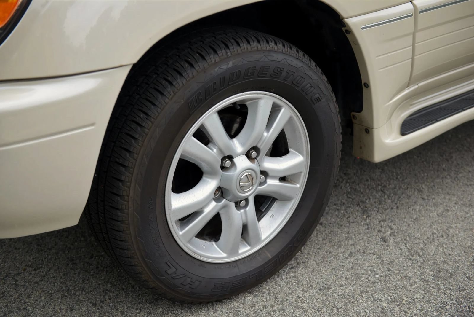 Used 2005 Lexus LX 470 4WD image 34