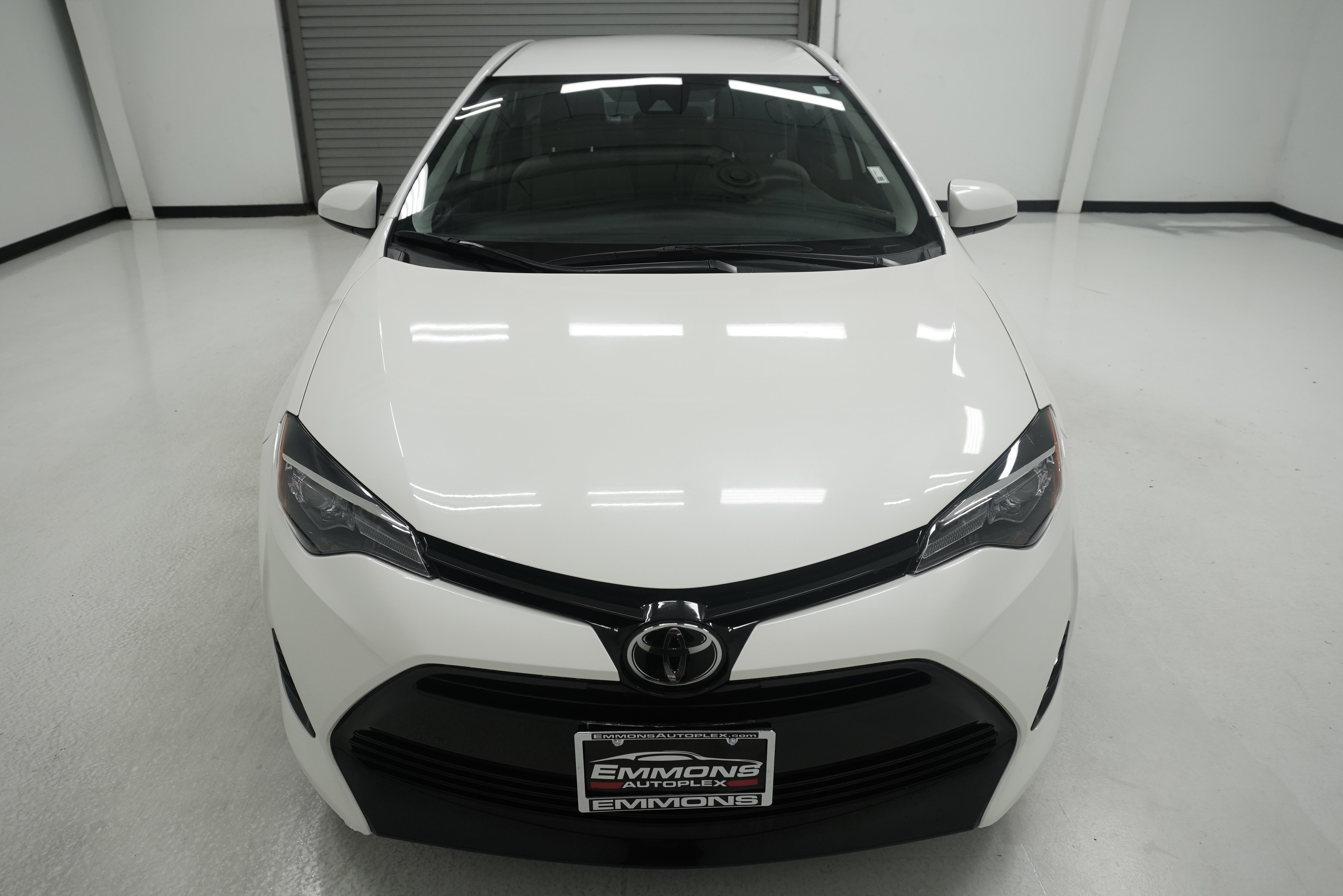 Used 2017 Toyota Corolla LE FWD image 2