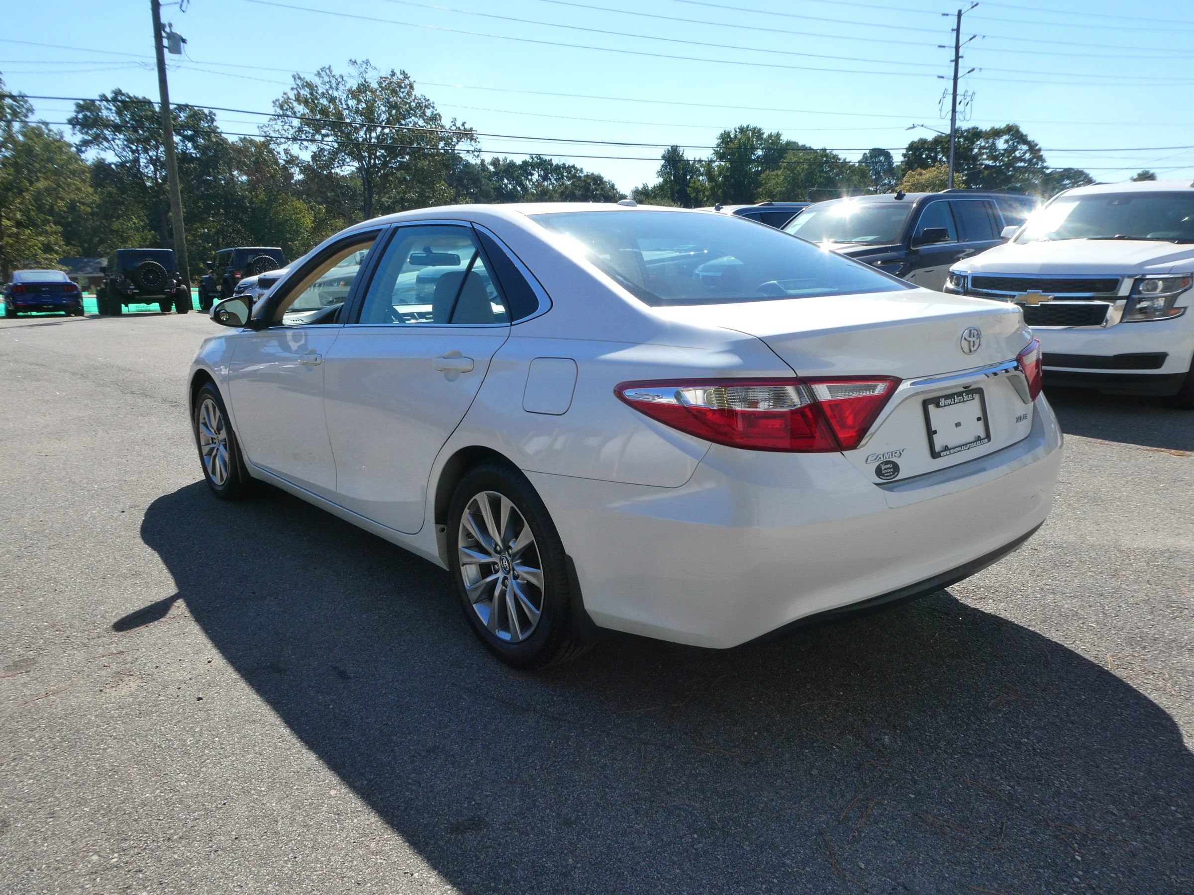 Used 2016 Toyota Camry XLE FWD image 8