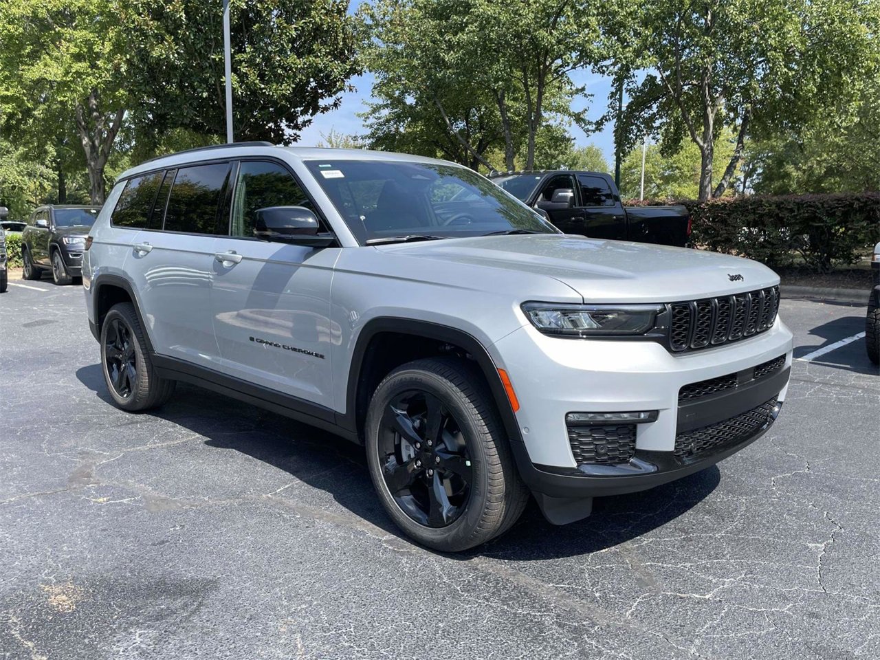 New 2025 Jeep Grand Cherokee L Limited w/ Luxury Tech Group II image 43