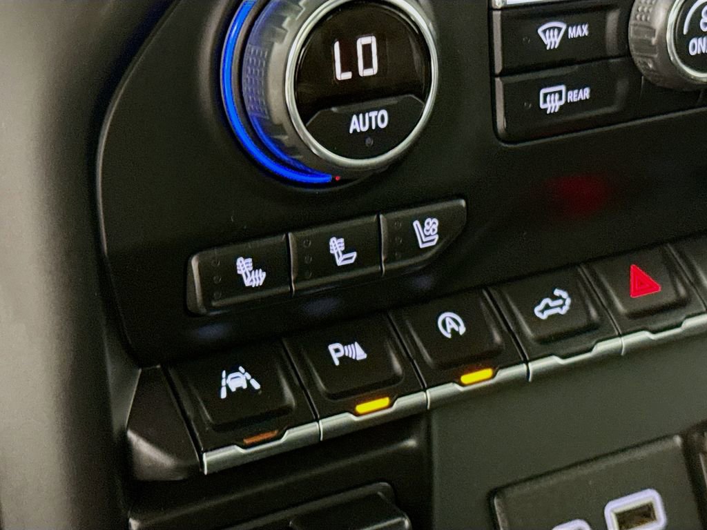 Used 2019 Chevrolet Silverado 1500 LTZ w/ LTZ Premium Package AWD/4WD image 23