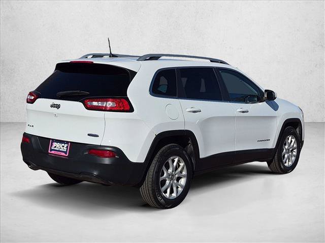Used 2016 Jeep Cherokee Latitude w/ Cold Weather Group AWD/4WD image 5