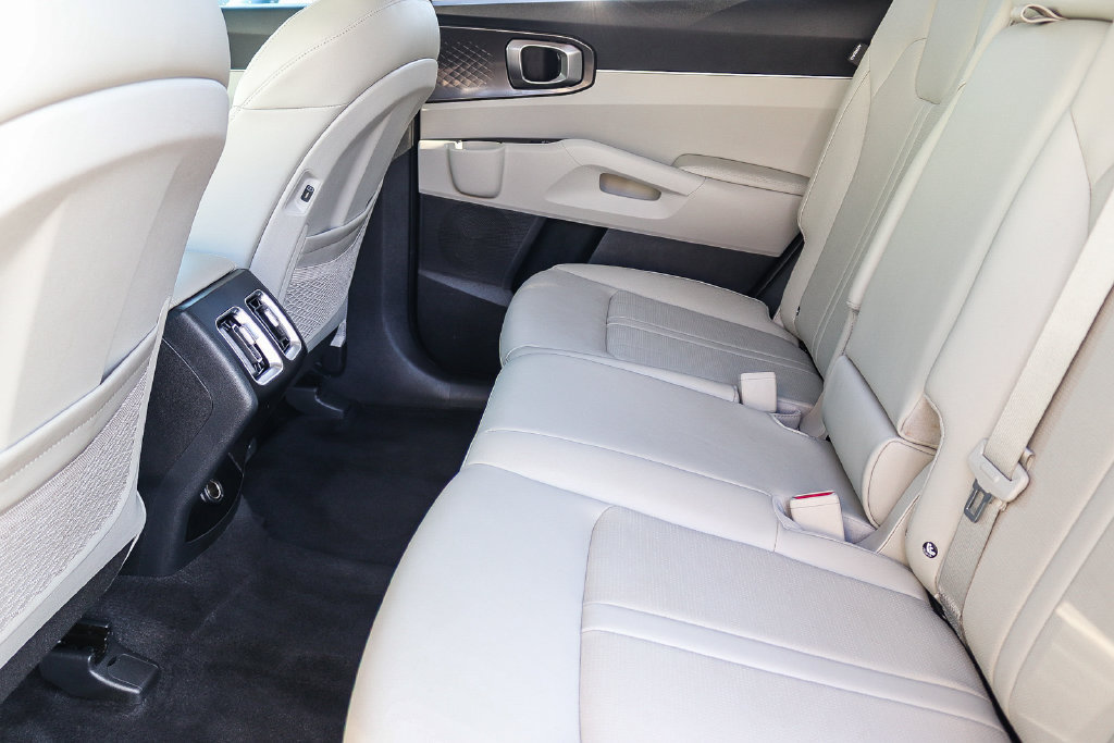 Certified 2026 Kia Sorento S FWD image 18