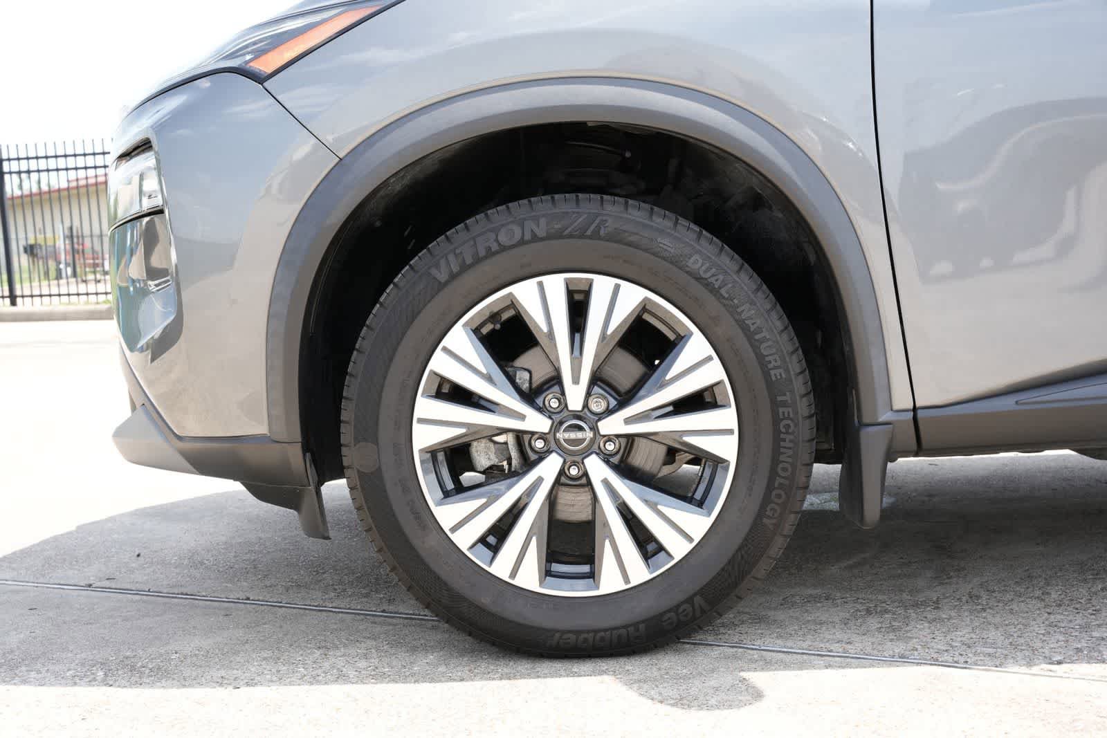 Used 2023 Nissan Rogue SV FWD image 23