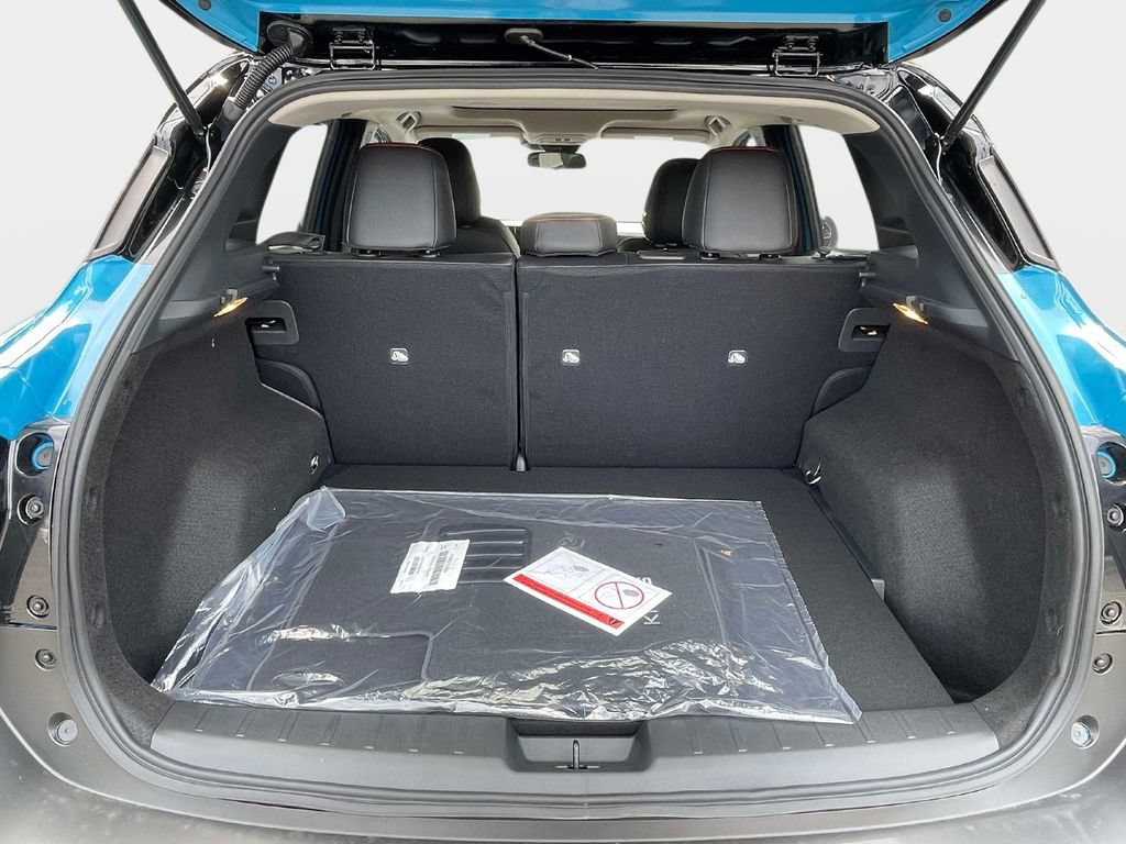 New 2026 Nissan Kicks SR w/ SR Premium Package FWD image 10
