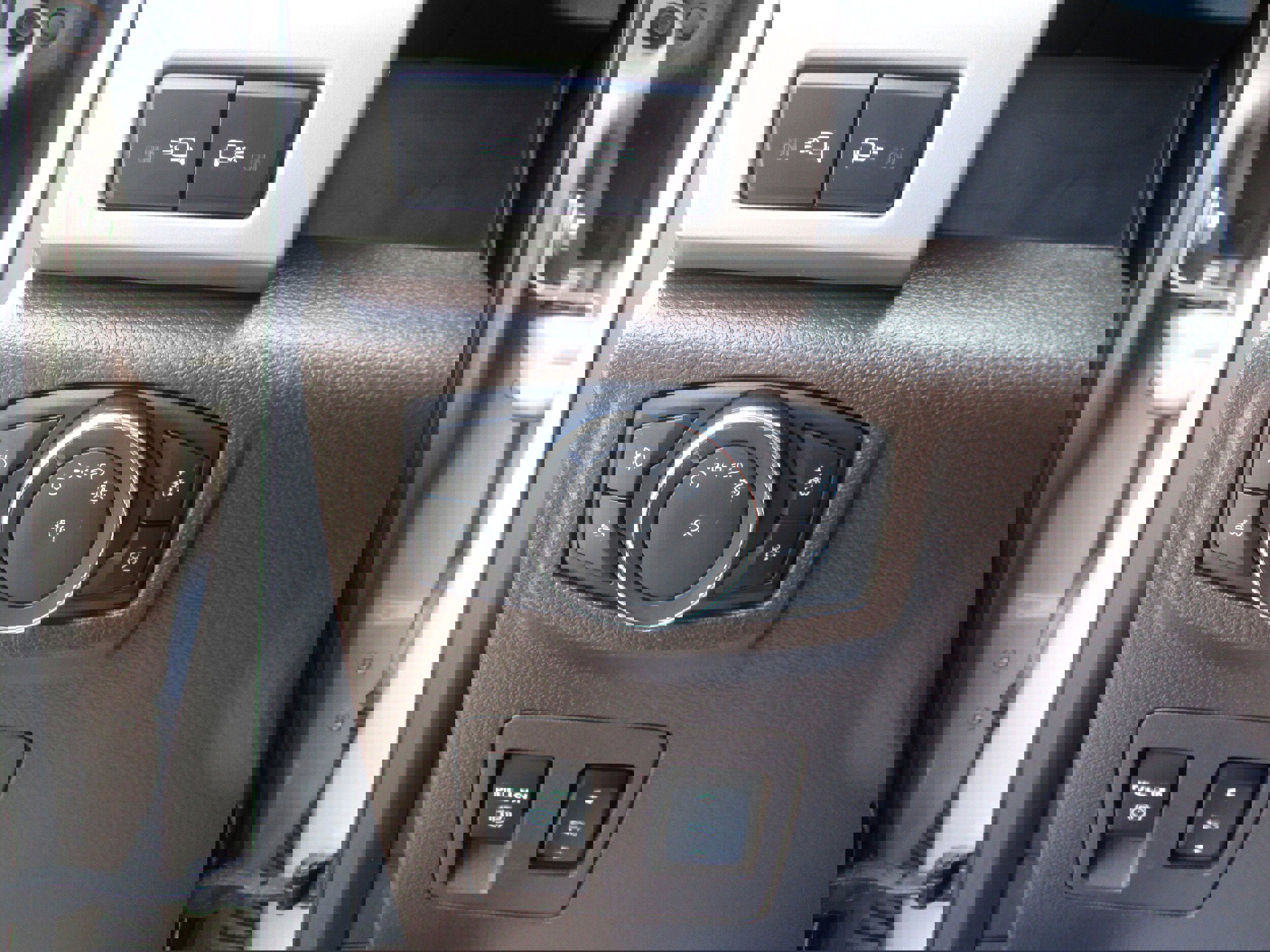 Used 2018 Ford F150 King Ranch w/ Equipment Group 601A Luxury image 39