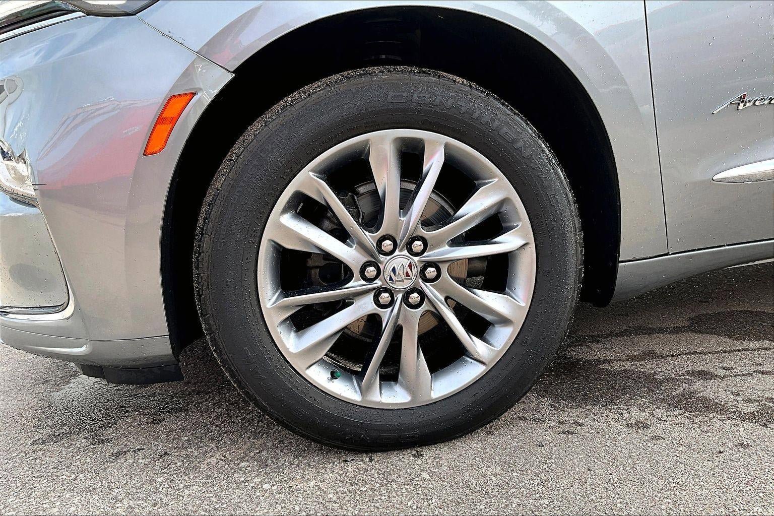 Used 2024 Buick Enclave Avenir w/ Avenir Technology Package AWD/4WD image 2