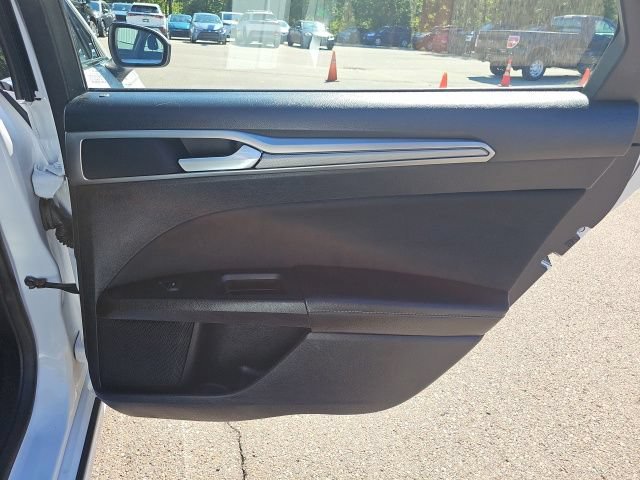 Used 2020 Ford Fusion SE FWD image 30