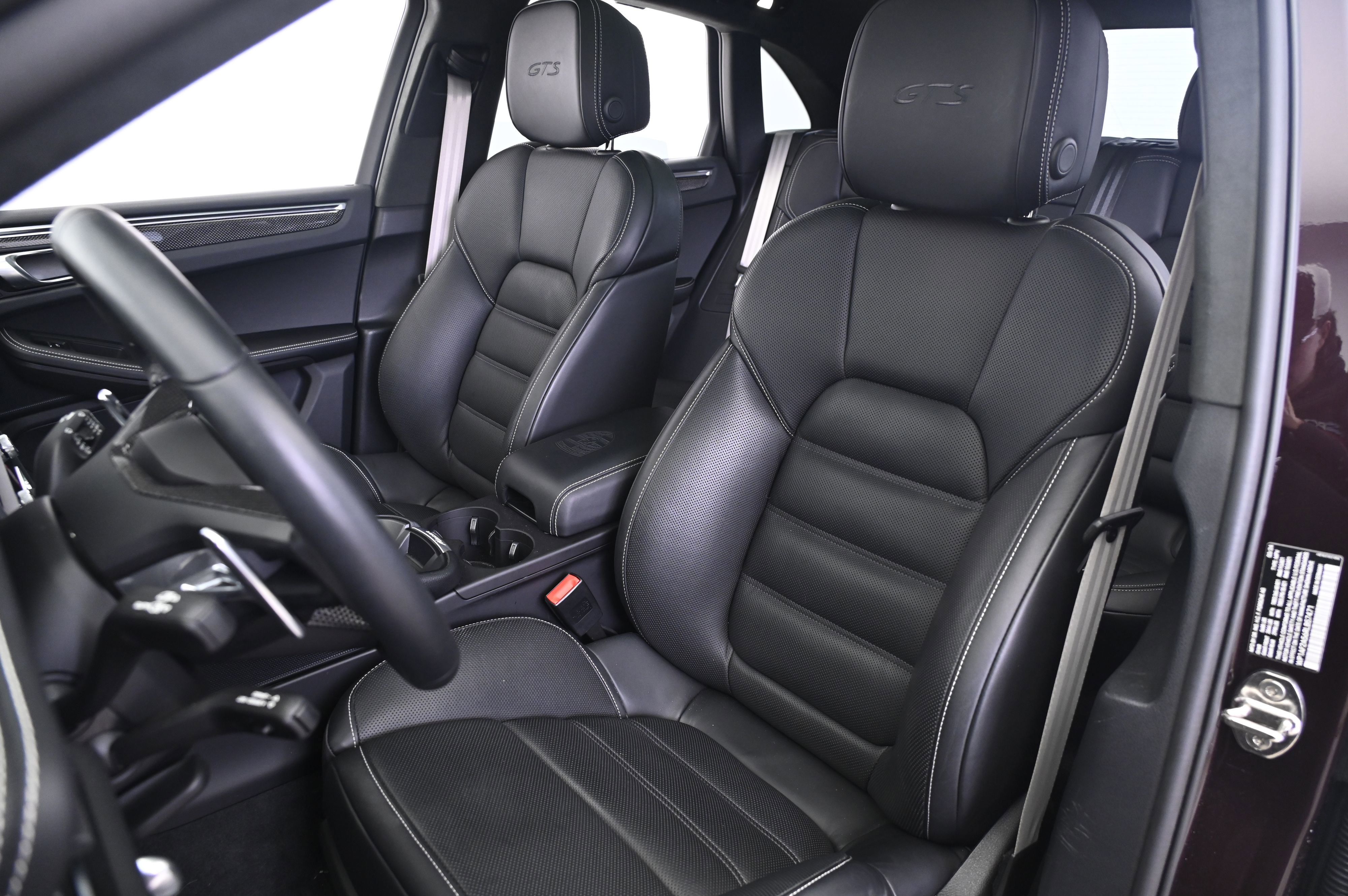 Used 2024 Porsche Macan GTS image 30