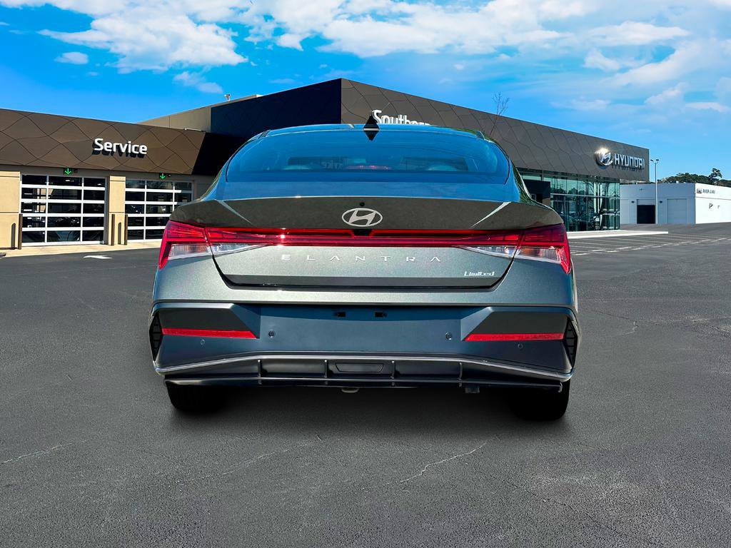 New 2025 Hyundai Elantra Limited FWD image 7