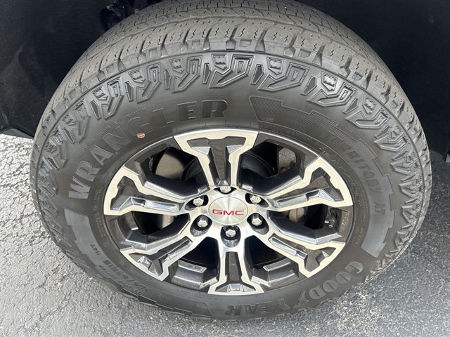 Used 2023 GMC Canyon AT4 w/ AT4 Premium Package AWD/4WD image 32