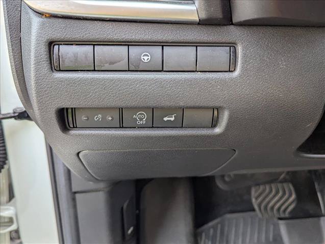 Used 2023 Nissan Rogue SV w/ SV Premium B Package FWD image 10